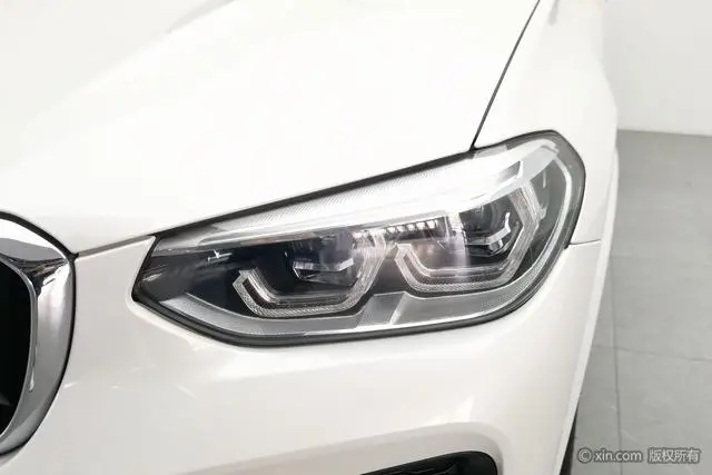 BMW BMW X3 xDrive28i M sports suit
