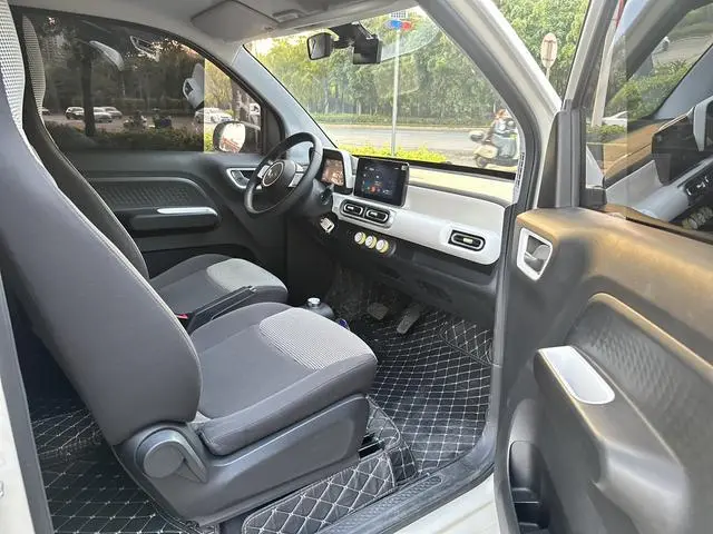 Wuling Wuling Hongguang MINIEV 215km Advanced Version Lithium Iron Phosphate