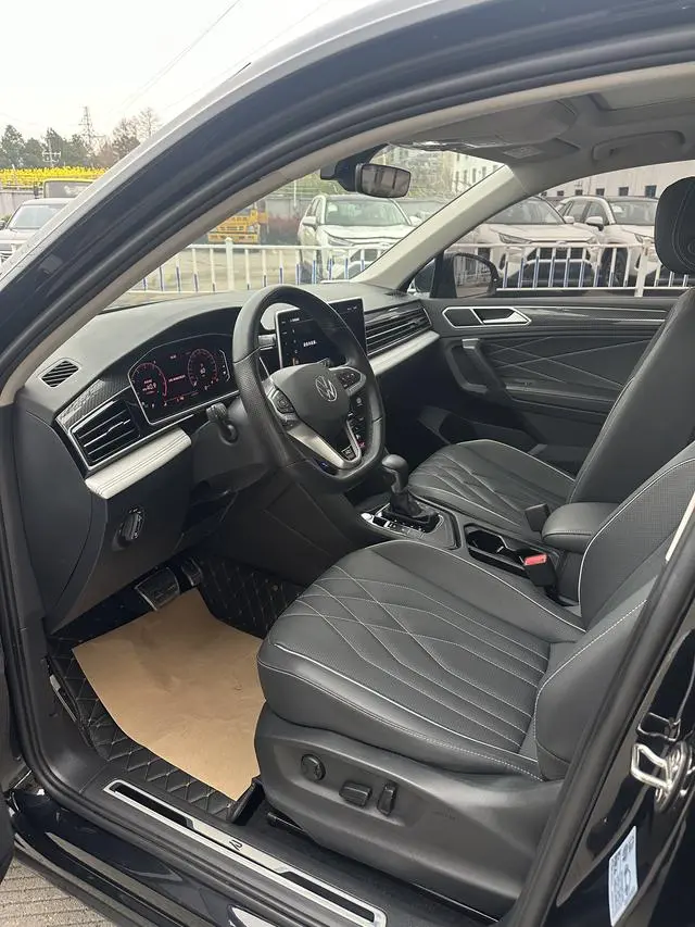 Volkswagen Tiguan L 330TSI two-wheel drive R-Line Premium edition