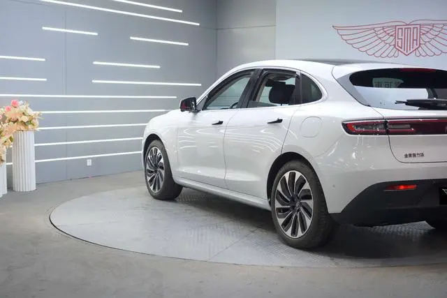 AITO Ask the world M5 Extended range four-wheel drive performance version