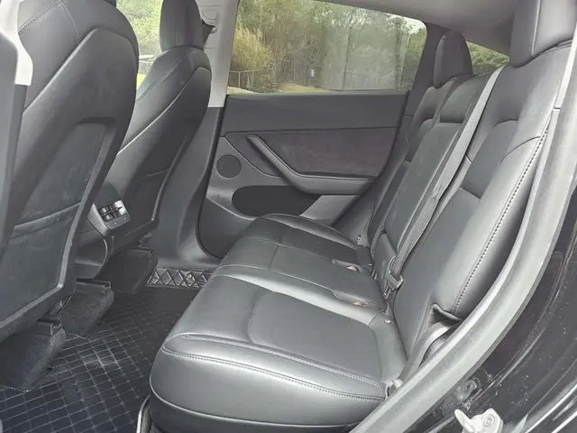 Tesla Model Y Standard battery life, rear-wheel drive version