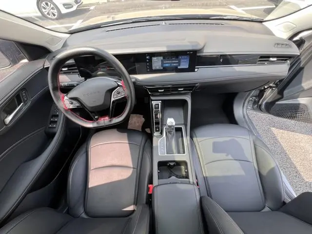 Roewe Roewe i5 1.5L CVT Deluxe Edition