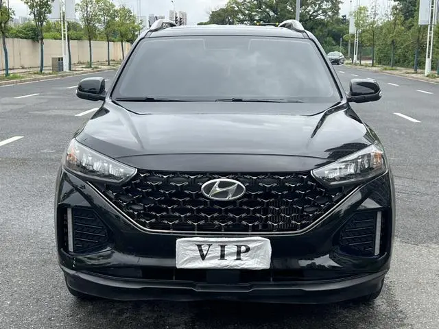 Hyundai Hyundai ix35 240T GDi DCT two-wheel drive leading version GLS
