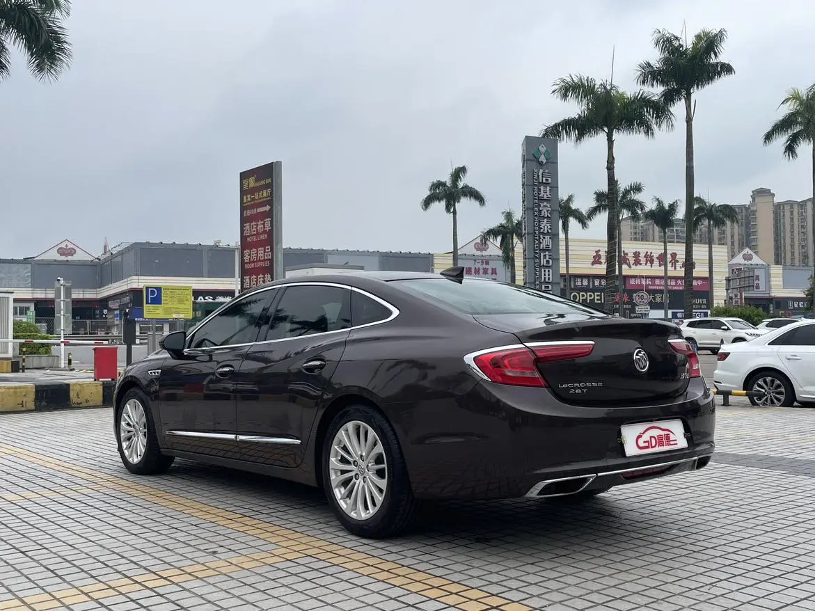 Buick Lacrosse 28T luxury