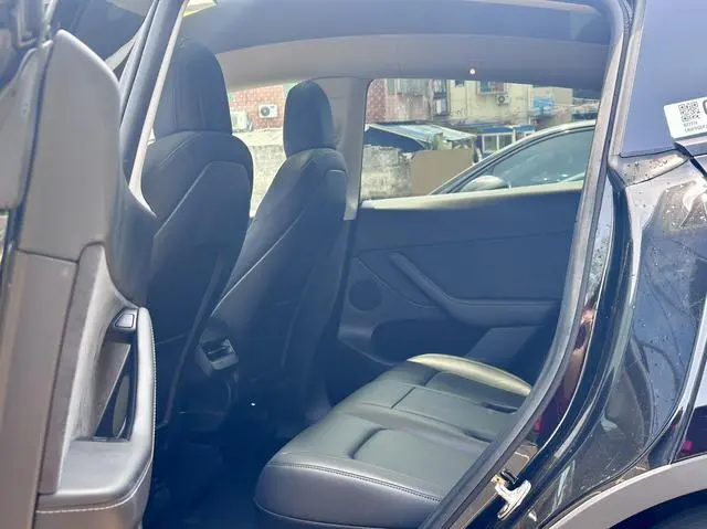 Tesla Model Y Standard battery life, rear-wheel drive version