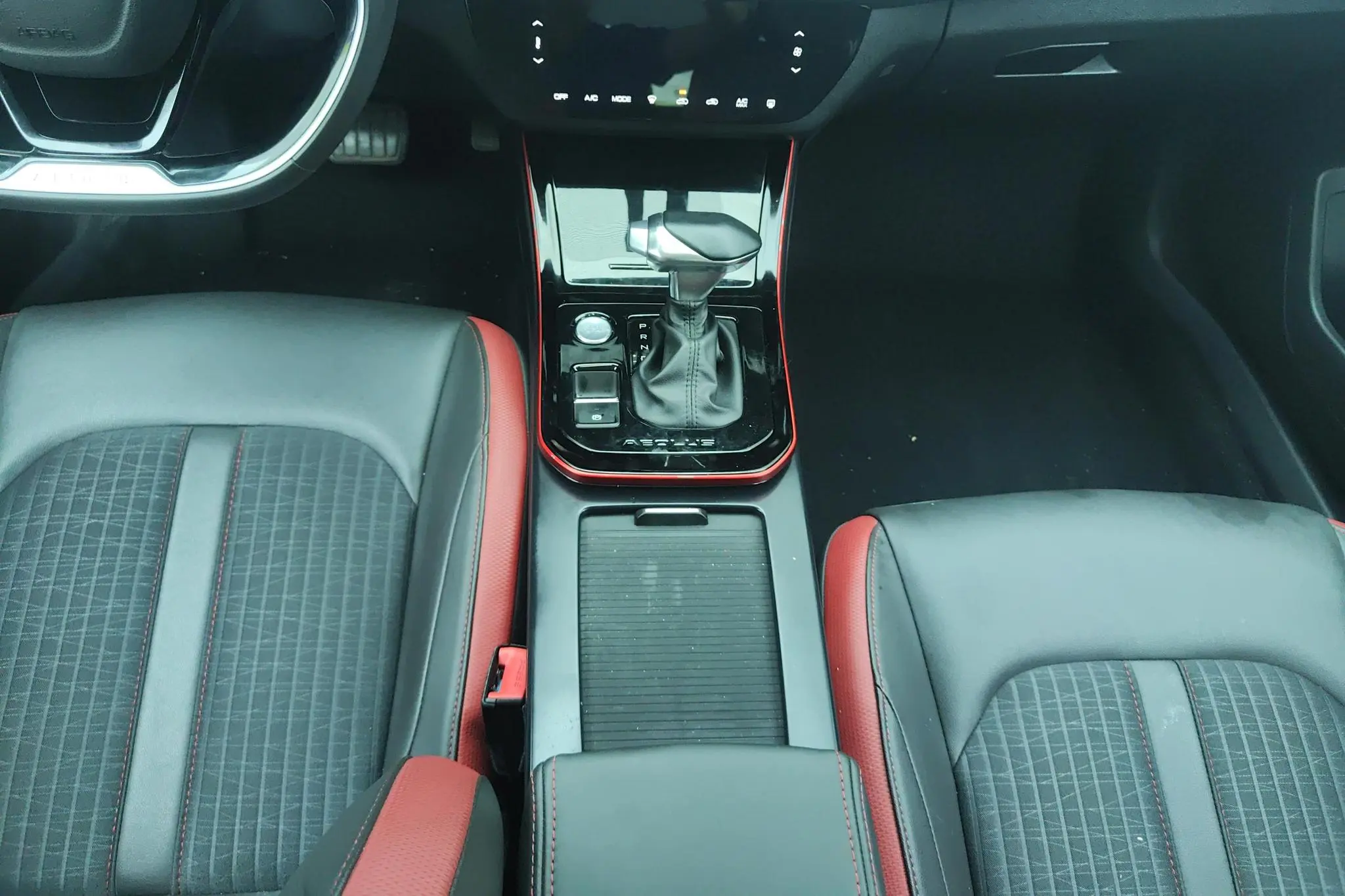 Dongfeng Fengshen Yi Hyun 230T automatic engine tracking version