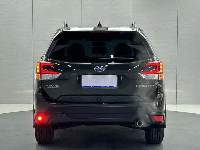 Subaru FORESTER Forester 2.0i AWD Deluxe Edition EyeSight