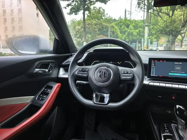 MG MG5 180DVVT CVT Youth Deluxe Edition