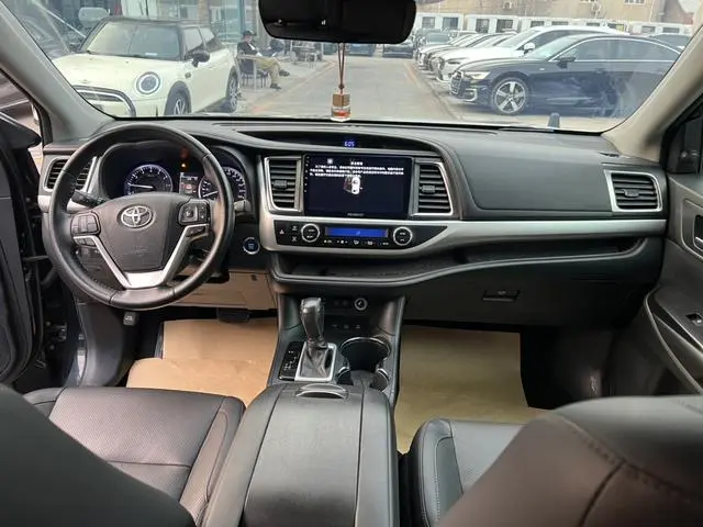 TOYOTA Highlander 2.0T four-wheel drive deluxe edition 7-seater Country V