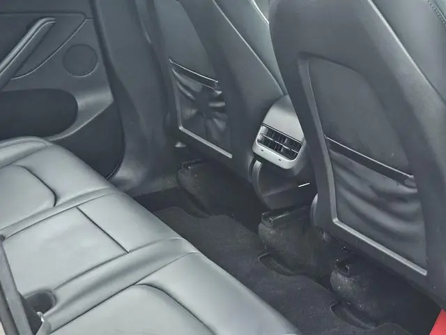 Tesla Model Y Rear-wheel drive version