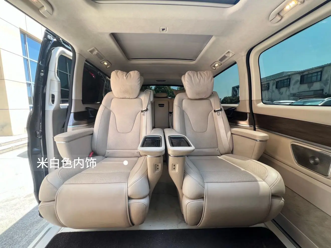 Mercedes-Benz Mercedes-Benz V-class V 260 L Long wheelbase Deluxe Edition