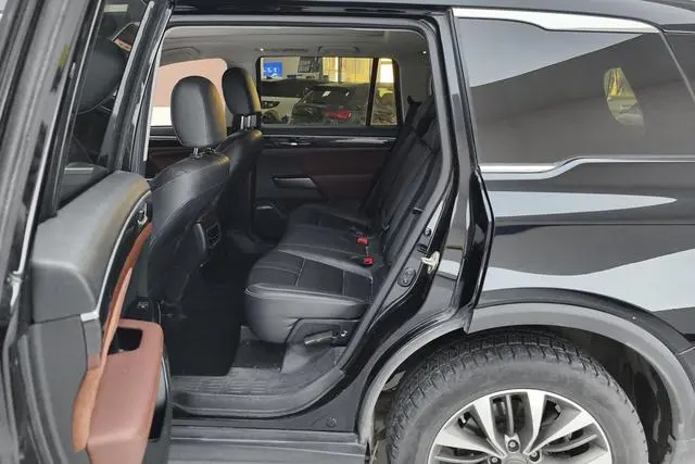 GAC Trumpchi GS8 320T two-wheel drive luxury Zhilian Edition 7 seats