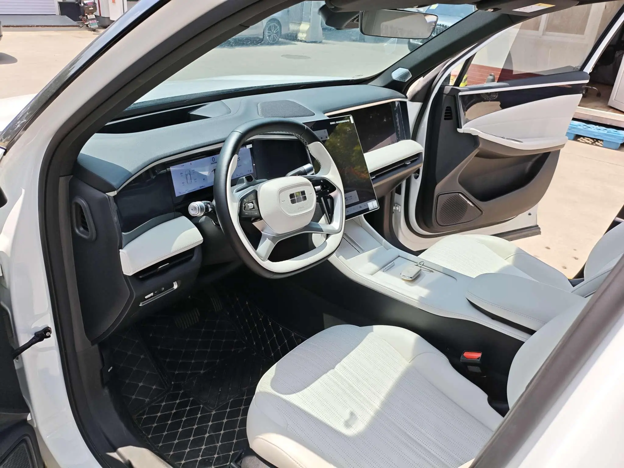 Geely Galaxy Galaxy L7 1.5T DHT 115km Starship