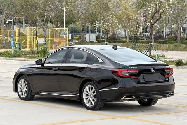 Honda Accord 260TURBO Deluxe Edition