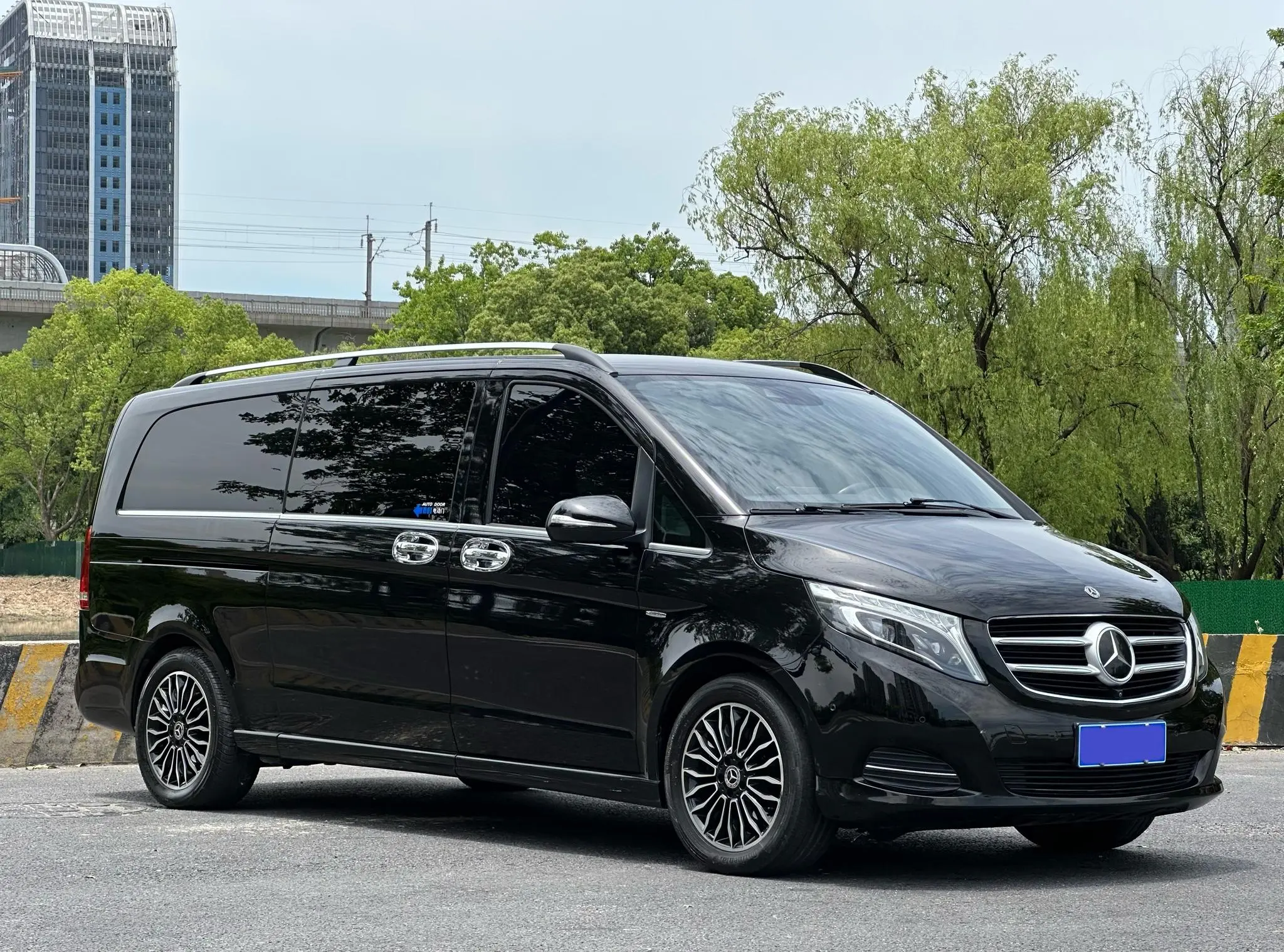 Mercedes-Benz Mercedes-Benz V-class V 260 L Premium Extended Version Country VI