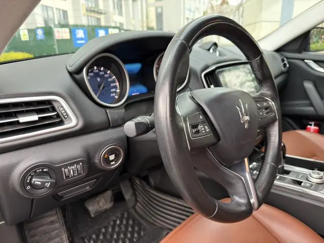 Maserati Ghibli 3.0T Standard Edition