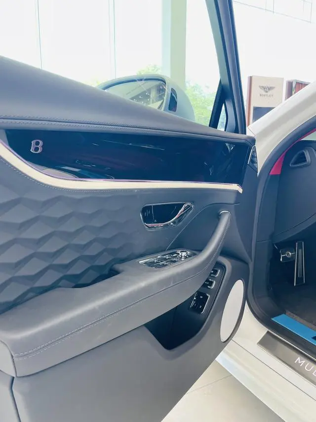 Bentley Flying Spur PHEV 4.0T V8 Mulliner