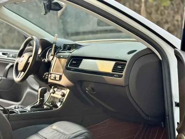 Volkswagen Touareg 3.0 TSI Yaoyue Edition