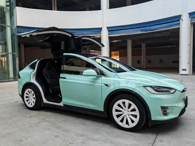 Tesla Model X 90D