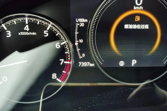 Mazda Mazda 3 Angkesaila 2.0L automatic premium version