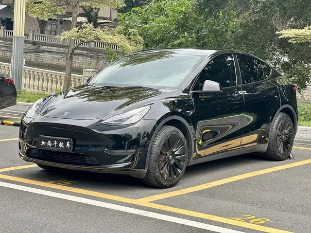 Tesla Model Y Facelift, long battery life, all-wheel drive version