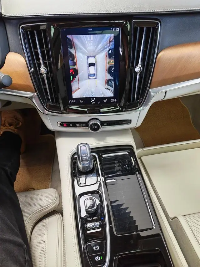 Volvo Volvo S90 PHEV T8 E-drive hybrid Honor Edition 3-seater Country VI