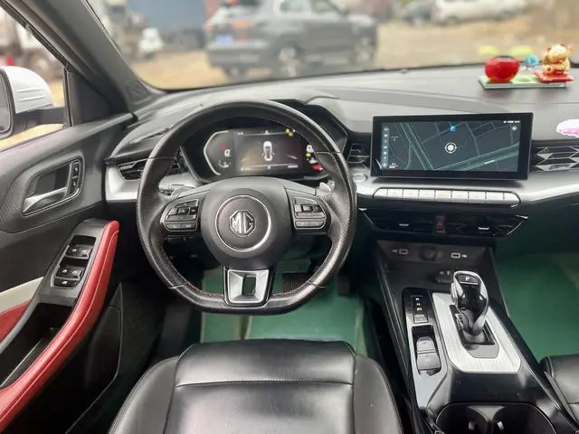 MG MG5 Facelift 300TGI DCT Green Luxury Ultimate Edition