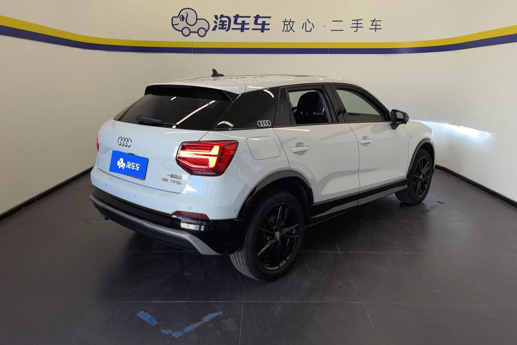 Audi Audi Q2L 35TFSI fashion dynamic country VI