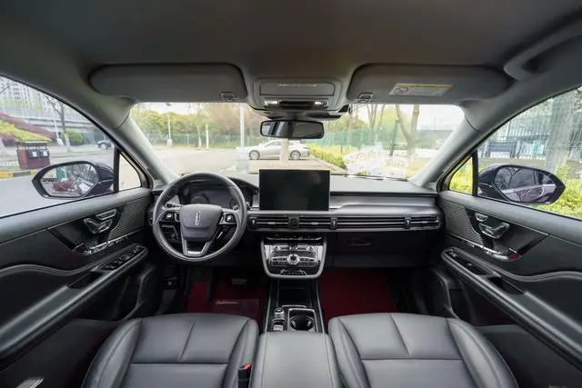 Lincoln Adventurer 2.0T two-wheel drive Zunyue Edition