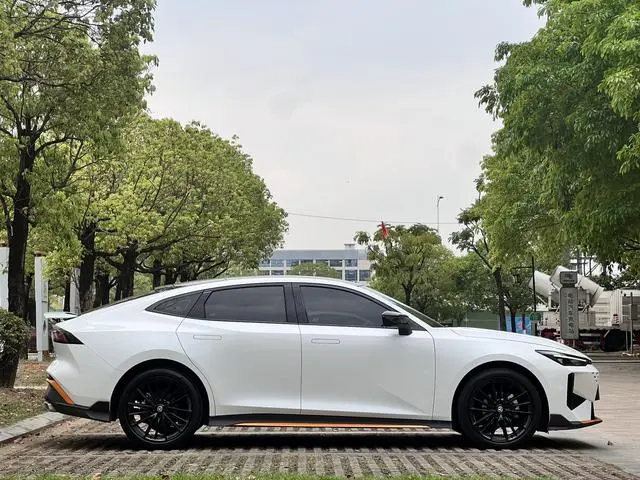 Changan Changan UNI-V 1.5T Premium Sports type