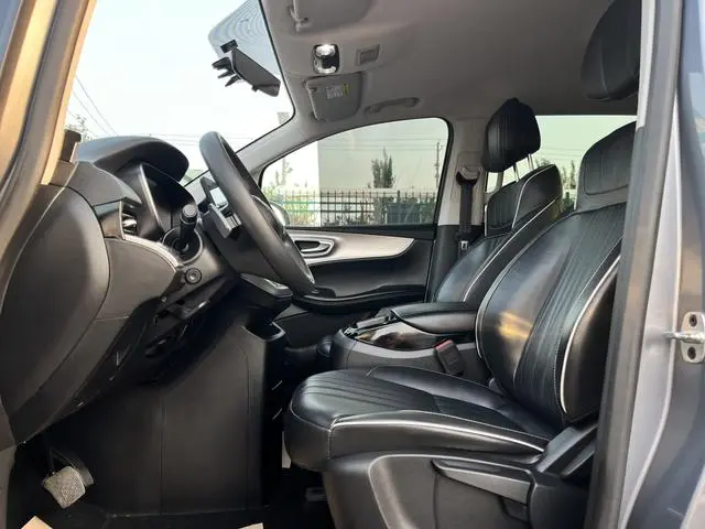 Roewe Roewe iMAX8 400TGI Travel Exclusive Edition for Major customers