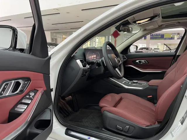 BMW BMW 3 Series 325i M sports suit