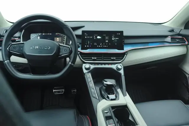 LYNK & CO Lynk 06 1.5T Yao Halo