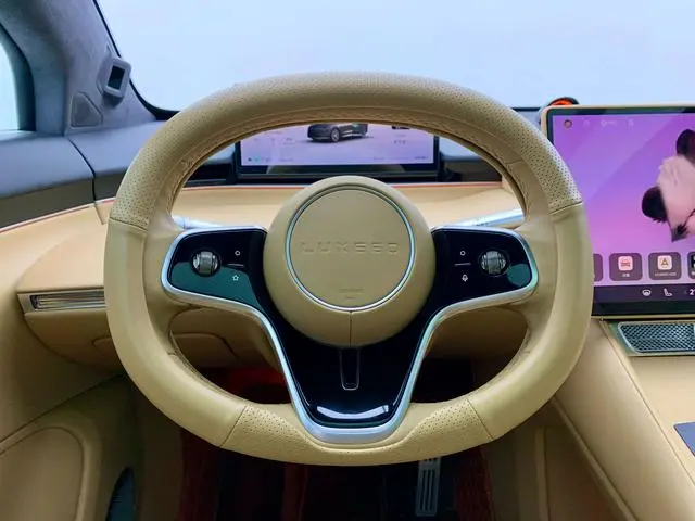 LUXEED Wisdom World R7 Pure electric 82kWh Pro rear drive version