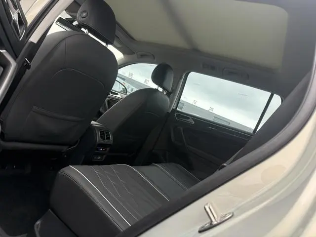 Volkswagen Tiguan L 330TSI automatic two-wheel drive Smart edition