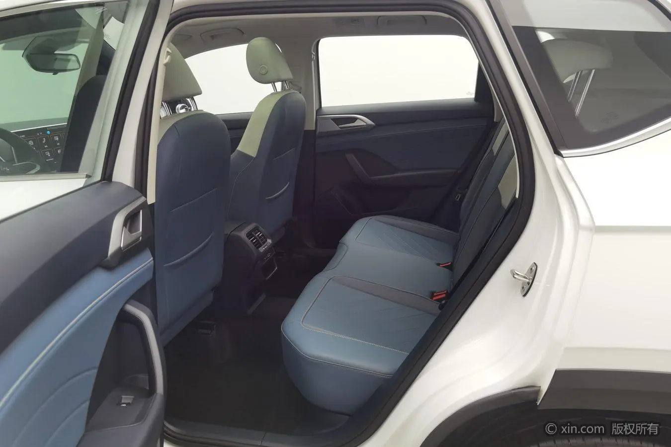 Volkswagen Tuyue 300TSI two-wheel drive full moon version