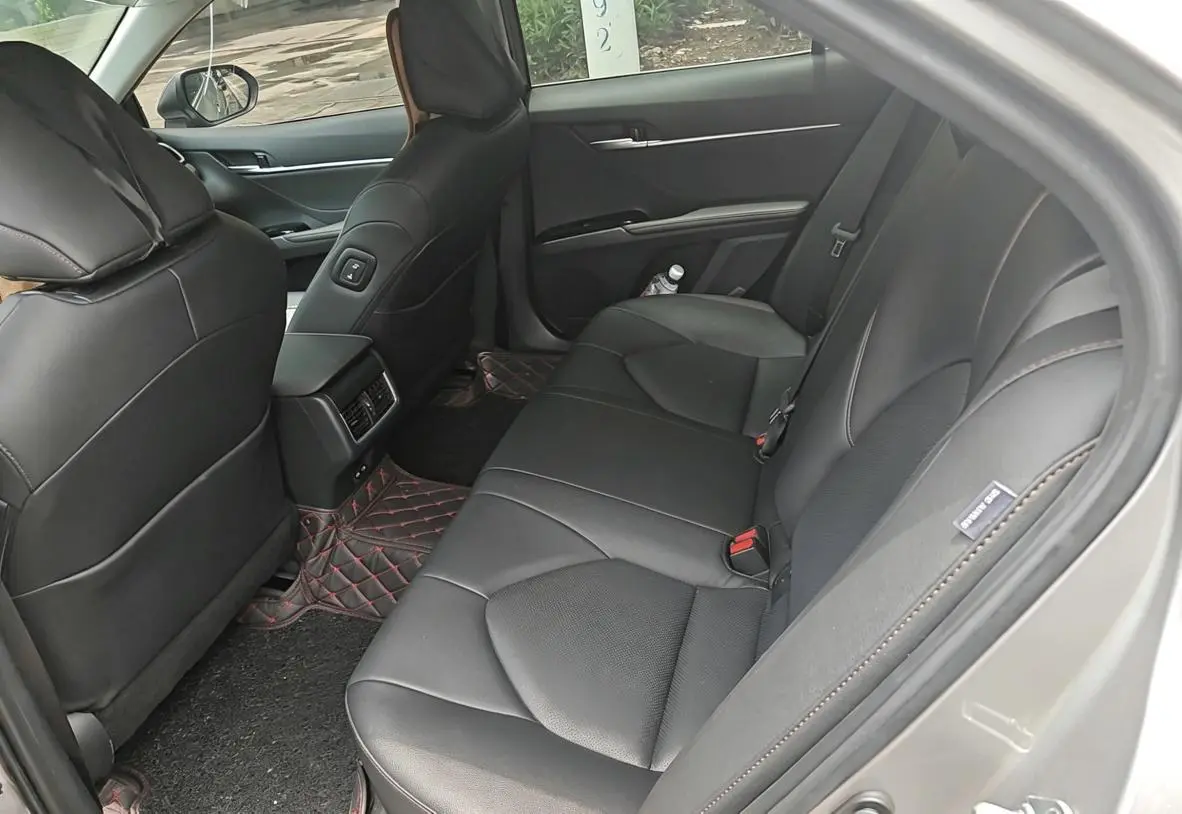 TOYOTA Camry 2.0G Deluxe Edition