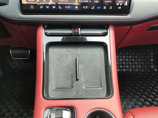 AITO Ask the world M5 Extended range Max RS four-wheel drive high-end smart driving version