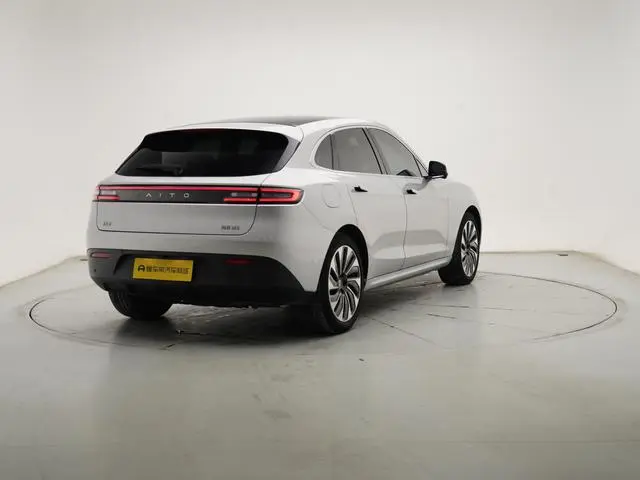 AITO Ask the world M5 Extended range four-wheel drive performance version