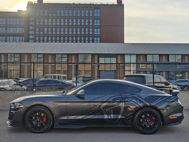 Ford Mustang 2.3T EcoBoost