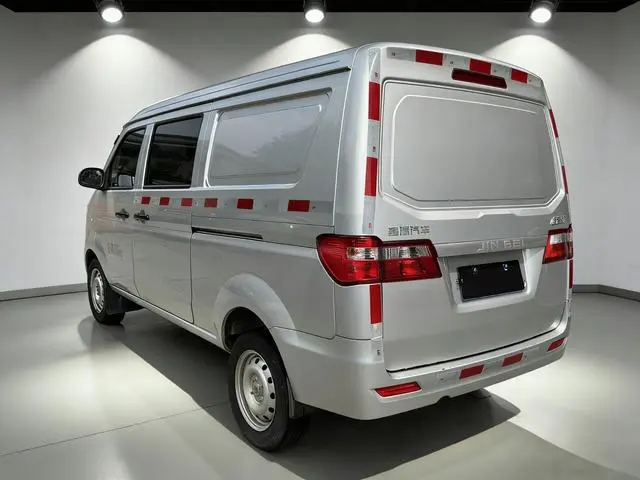 SRM Little Sea Lion X30 1.5L business bus 5/6/7 seat central air conditioning