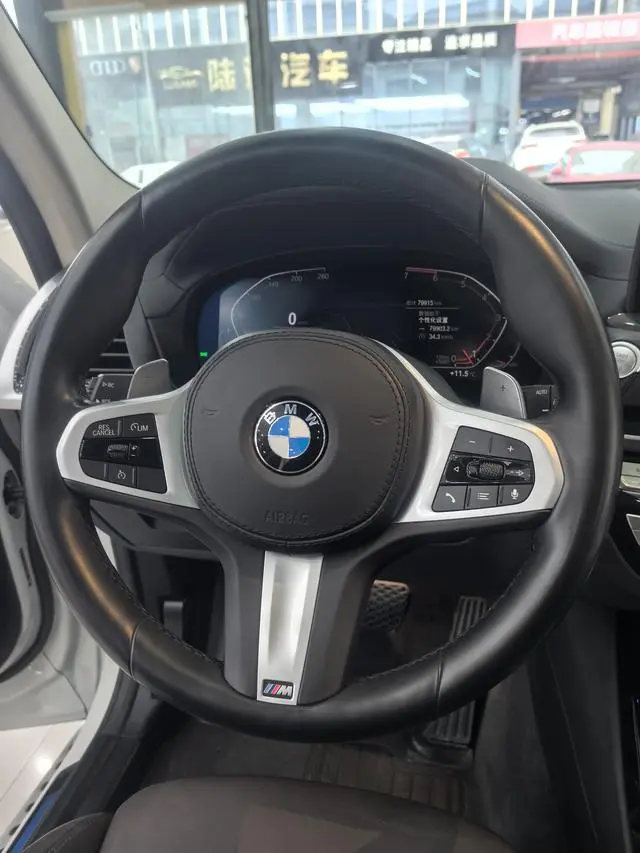 BMW BMW X3 The second facelift xDrive30i leading M sports suit