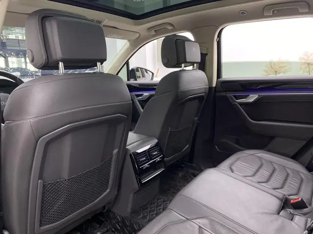 Volkswagen Touareg 3.0 TSI Ruixiang Edition Yao Black Sports Suit