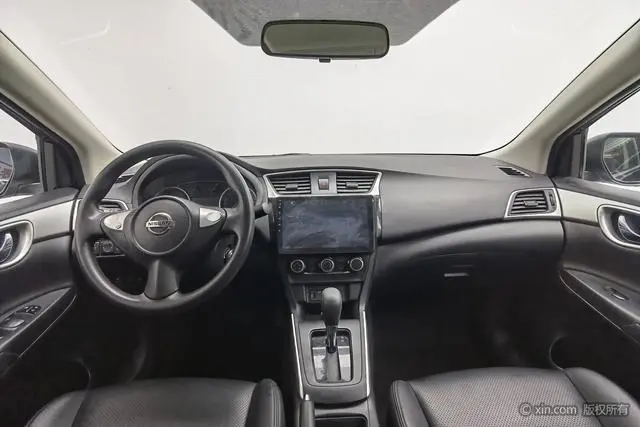Nissan Xuan Yi Classic 1.6 XE CVT Comfort Edition