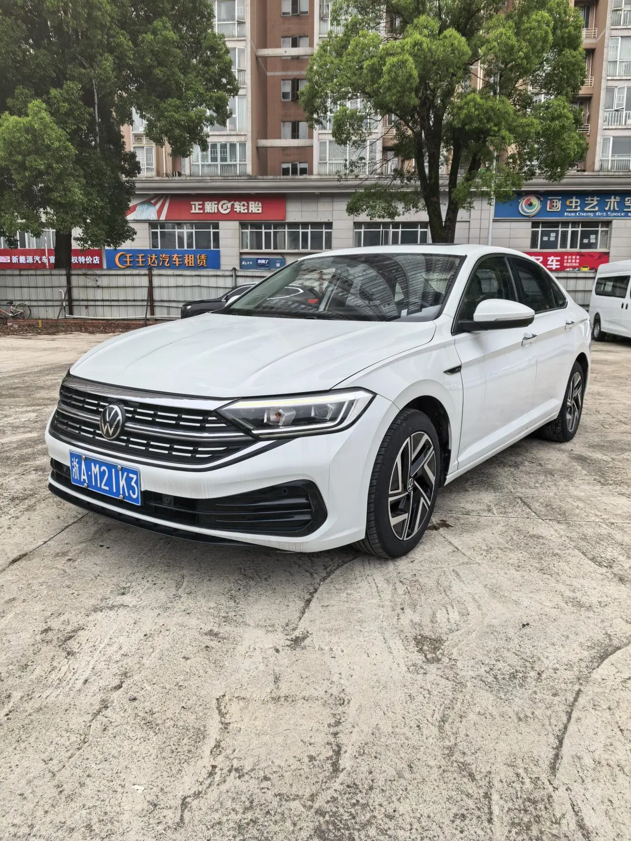 Volkswagen Sagitar 200TSI DSG Flying Edition