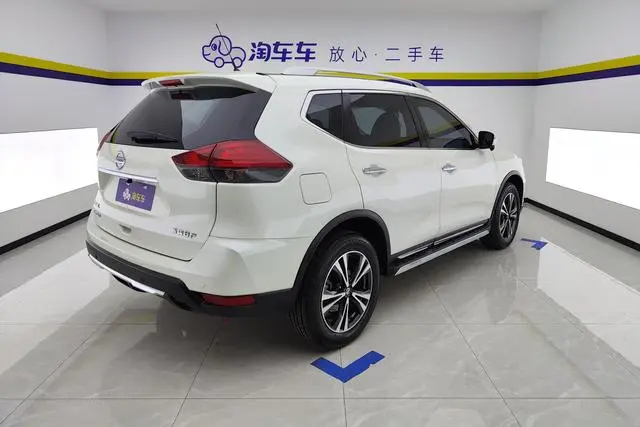 Nissan Qijun 2.5 L XL ITS CVT 4WD Luxury Pilot Edition