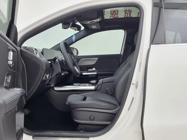 Mercedes-Benz Mercedes-Benz GLA Facelift GLA 200