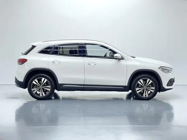Mercedes-Benz Mercedes-Benz GLA GLA 200