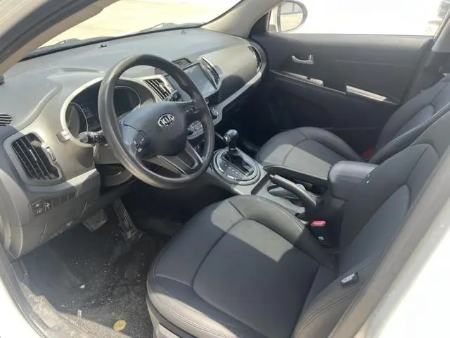 Kia Smart running 2.0L automatic two-wheel drive version GL