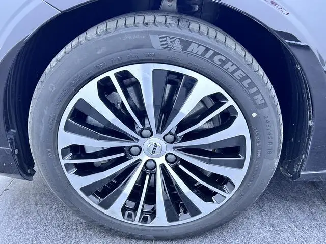 Volvo Volvo S90 PHEV T8 four-wheel drive long battery life Zhiyi Deluxe Edition